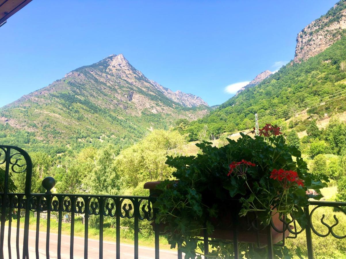Hotel Eriste Dış mekan fotoğraf