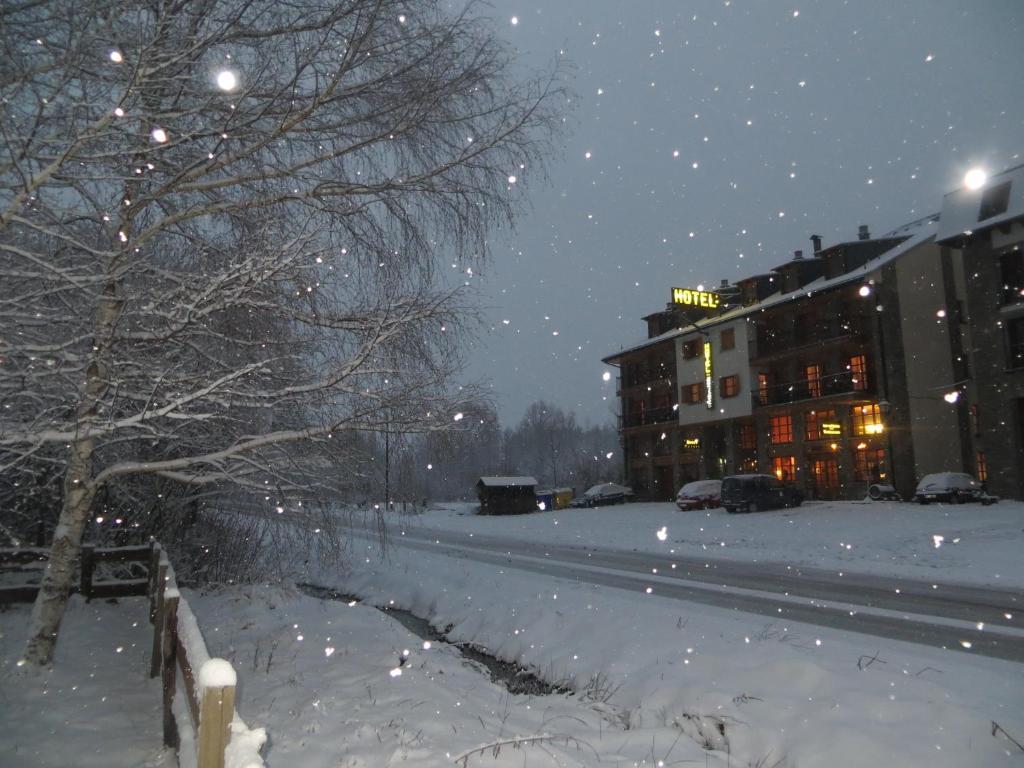 Hotel Eriste Dış mekan fotoğraf