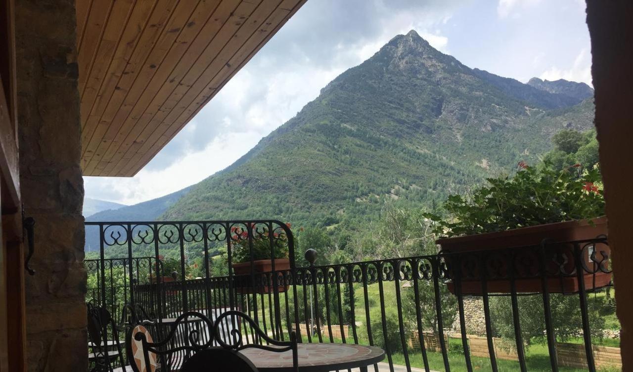 Hotel Eriste Dış mekan fotoğraf